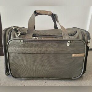 Briggs & Riley NWOT 24" Expandable Weekender Duffle